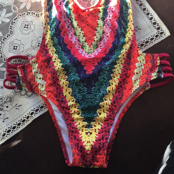 🌺One left! Bright Abstract Rainbow Monokini - Picture 5 of 8